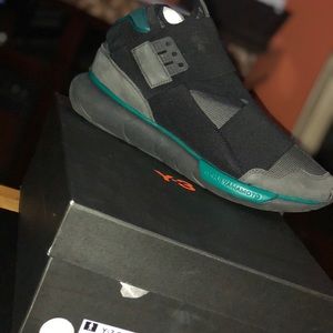 Y-3 worn 2 times , 2 Dust bags / box / laces